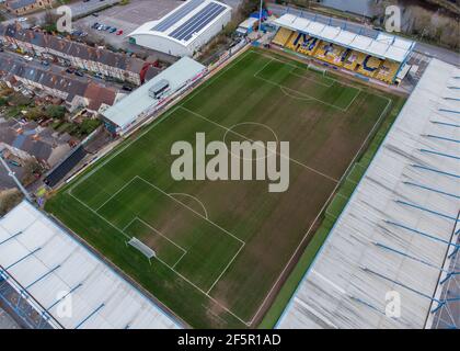 Mansfield Town England Football Club One Call Stadium dal Fotografia del drone dell'aria guardando giù i posti della lega MTFC e. campo pitch senza persone Foto Stock