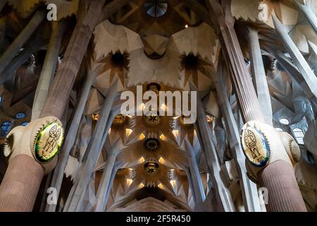 Basilica della Sagrada Familia, interno della basilica, Barcellona, Catalogna, Spagna. Foto Stock