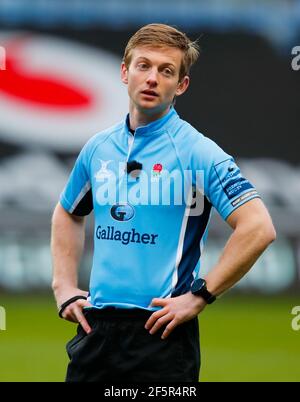 Coventry, West Midlands, Regno Unito. 27 marzo 2021; Ricoh Arena, Coventry, West Midlands, Inghilterra; Inglese Premiership Rugby, Wasps contro gli squali di vendita; Referee Christophe Ridley Credit: Action Plus Sports Images/Alamy Live News Foto Stock