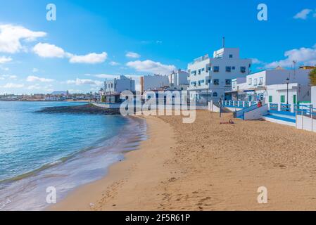 Giornata di sole in una spiaggia a Corralejo, Fuerteventura, isole Canarie, Spagna. Foto Stock