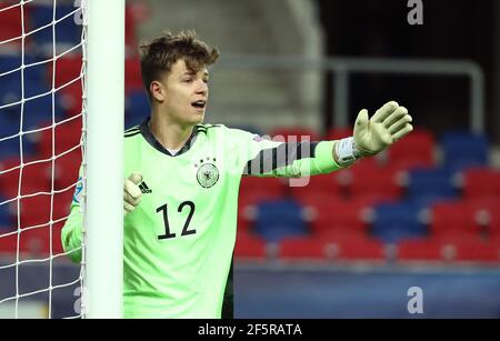 27 marzo 2021, Ungheria, Székesfehérvár: Calcio, U-21 uomini: Campionato europeo, Germania - Paesi Bassi, turno preliminare, Gruppo A, Giornata 2 allo stadio Sostoi. Il portiere tedesco Finn Dahmen dà istruzioni. Foto: Csaba Domotor/dpa Foto Stock