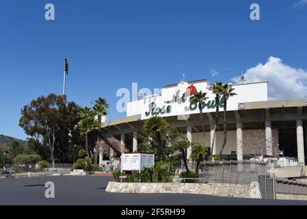 PASADENA, CALIFORNIA - 26 MAR 2021: Lo stadio di football Rose Bowl nella California meridionale. Foto Stock