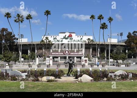 PASADENA, CALIFORNIA - 26 MAR 2021: Memoriale di Jackie Robinson allo stadio di football Rose Bowl. Foto Stock