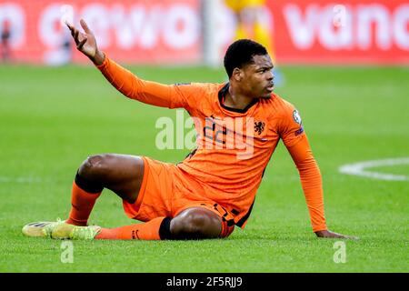 AMSTERDAM, PAESI BASSI - MARZO 27: Memphis Depay dei Paesi Bassi che protestava durante la Coppa del mondo FIFA 2022 Qatar Qualifier match tra Paesi Bassi Foto Stock