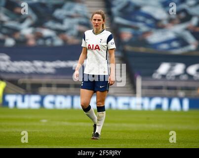 Londra, Regno Unito. 27 Marzo 2021. EDGWARE, INGHILTERRA - MARZO 27: Abbie McManus di Tottenham Hotspur Women (in prestito da Manchester United) durante fa Women's Spur League betweenTottenham Hotspur e Arsenal Women al Tottenham Hotspur Stadium, Londra, UK il 27 Marzo 2021 Credit: Action Foto Sport/Alamy Live News Foto Stock