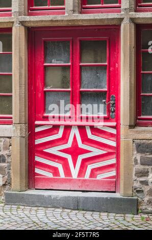Antiche porte in legno dell'edificio europeo, Foto Stock