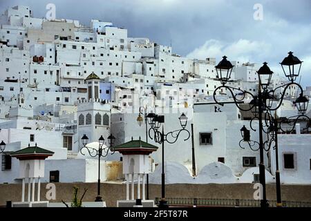 TETOUAN Città del Marocco settentrionale, situata sulle pendici di Jbel Dersa, capitale amministrativa del Rif occidentale, importante industriale e commerciale Foto Stock