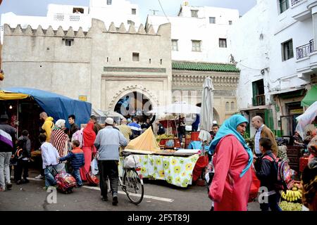 TETOUAN Città del Marocco settentrionale, situata sulle pendici di Jbel Dersa, capitale amministrativa del Rif occidentale, importante industriale e commerciale Foto Stock