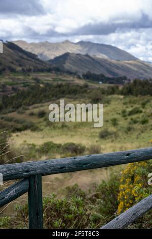 Santuario di Ollantaytambo, Perù, l'antica città era un regno tribale nell'Impero Inca tre o quattro secoli fa, costruito accanto al fiume Urubamba, Foto Stock