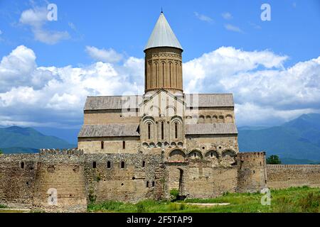 Il complesso Alaverdi è un monastero ortodosso georgiano del VI secolo situato nella regione di Cachezia, nella Georgia orientale, l'attuale cattedrale del XI sec. Foto Stock