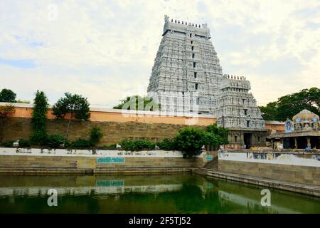 Tiruvannamalai- Tempio Arunachalesvara, è un tempio indù dedicato alla divinità Shiva, situato alla base della collina Arunachala Foto Stock