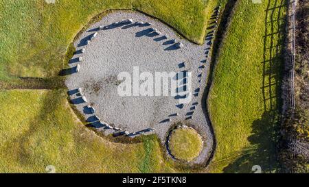 Una vista aerea del cerchio di pietra di Drumskinney nella contea di Fermanagh, Irlanda del Nord Foto Stock