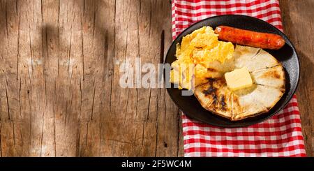 Delizioso mais Colombiano Arepas - colazione Colombiana Foto Stock