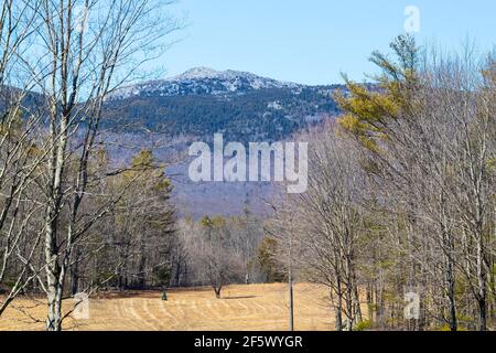 Situato nel sud-ovest del New Hampshire, conosciuto come la sezione Currier e Ives di questo stato. IL MONTE Monadnock è considerato il secondo monte più scalato i Foto Stock