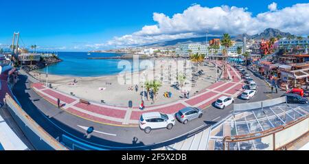 Costa Adeje, Spagna, 13 gennaio 2021: Playa la pinta a Tenerife, Isole Canarie, Spagna. Foto Stock
