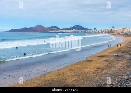 Las Palmas, Spagna, gennaio 20, 2021: Spiaggia di Las Canteras a Gran Canaria, isole Canarie, Spagna. Foto Stock