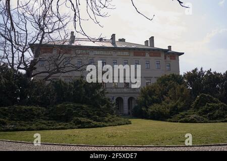 Praga, Repubblica Ceca - 26 Marzo 2021 - Grebovka Park- Gröbe's villa - monumento neo-rinascimentale a Havlíčkovy sady. Foto Stock