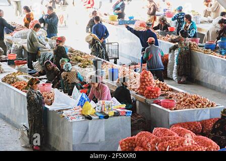 Mercato Centrale a Samarkand Uzbekistan Asia Centrale Foto Stock