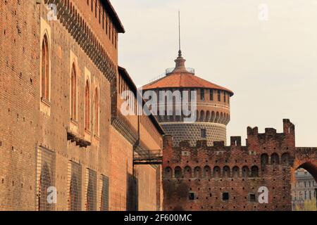 Vista sul Castello Sforzesco, Milano, Italia Foto Stock