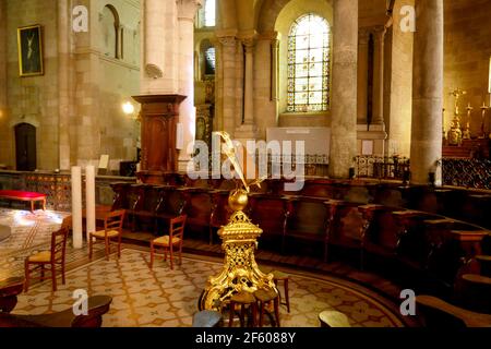 Cattedrale di Saint-Apollinaire, Vista interna, Valence, Drome, Francia Foto Stock