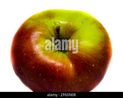 Set di mele fresche intere e tagliate e fette isolate su sfondo bianco. Foto Stock