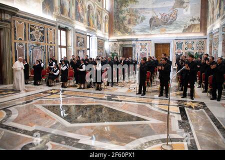 Roma, Italia. 29 marzo 2021. 29 marzo 2021 : Papa Francesco riceve in Vaticano la Comunità del Pontificio Collegio Messicano. Credit: Agenzia fotografica indipendente/Alamy Live News Foto Stock