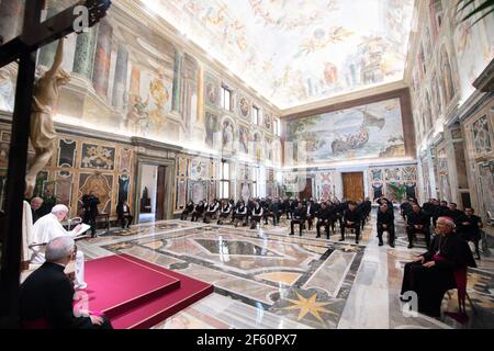 Roma, Italia. 29 marzo 2021. 29 marzo 2021 : Papa Francesco riceve in Vaticano la Comunità del Pontificio Collegio Messicano. Credit: Agenzia fotografica indipendente/Alamy Live News Foto Stock