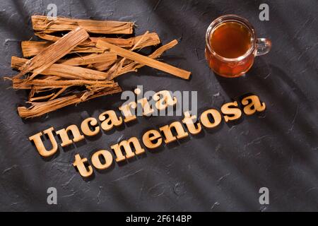 Uncaria tomentosa - pianta medicinale della giungla peruviana Foto Stock