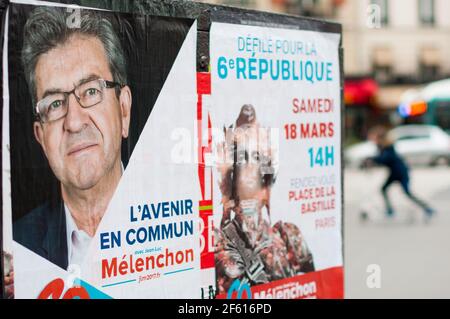 PARIGI, FRANCIA - 28 MARZO 2017 : poster della campagna Jean-Luc Mélenchon per le elezioni presidenziali francesi. Foto Stock