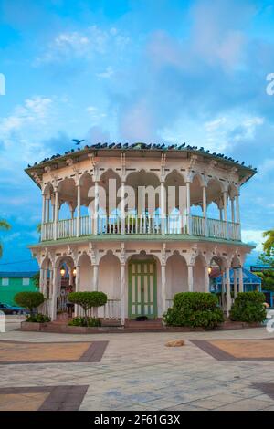 Repubblica Dominicana, Puerto Plata, Gazebo nel parco centrale Foto Stock