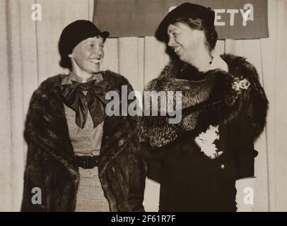Amelia Earhart e Eleanor Roosevelt, 1935 Foto Stock