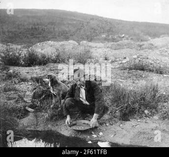 Panning oro, 1916 Foto Stock