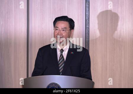 Taipei, Taiwan. 29 marzo 2021. Joseph Wu, ministro degli Affari Esteri taiwanese, interviene durante una conferenza stampa tenuta dal Ministero degli Affari Esteri taiwanese (MOFA) Taipei.il presidente Palau si trova a Taiwan per una visita di cinque giorni dal 28 marzo al 01 aprile per lanciare una "bolla di viaggio"; Consentire viaggi tra Taiwan e Palau con meno restrizioni COVID-19. Credit: SOPA Images Limited/Alamy Live News Foto Stock