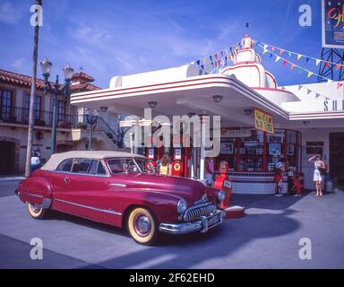 Stazione di servizio Vintage, MGM Studios, Walt Disney World, Orlando, Florida, Stati Uniti d'America Foto Stock