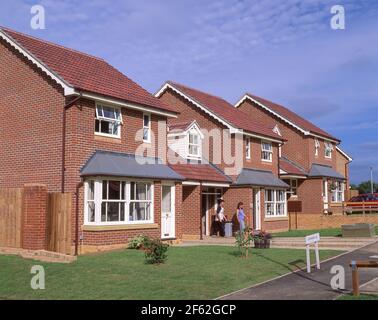 Modern Housing, Hithherhooks Hill, Binfield, Berkshire, Inghilterra, Regno Unito Foto Stock