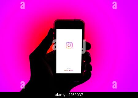 Barcellona, Catalogna, Spagna. 29 marzo 2021. In questa illustrazione fotografica, l'app Instagram visualizzata sullo schermo di uno smartphone. Credit: Thiago Prudencio/DAX/ZUMA Wire/Alamy Live News Foto Stock