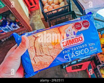 Bimbo toast pane bianco confezionamento nel supermercato a Playa del Carmen in Messico. Foto Stock