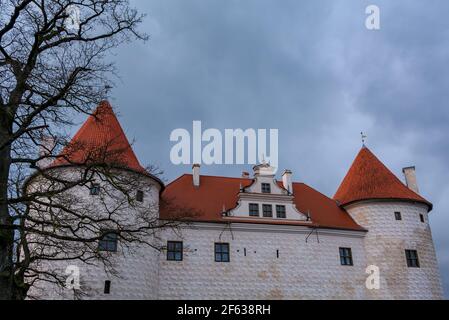 La parte più nuova del Castello di Bauska, la residenza del duca di Courland Foto Stock