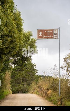 Strada per la Laguna de Guatavita, Cundinamarca, Colombia Foto Stock