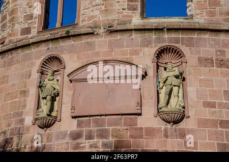 Heidelberg è una città universitaria dello stato tedesco del Baden-Württemberg, situata sul fiume Neckar, nella Germania sud-occidentale. Foto Stock