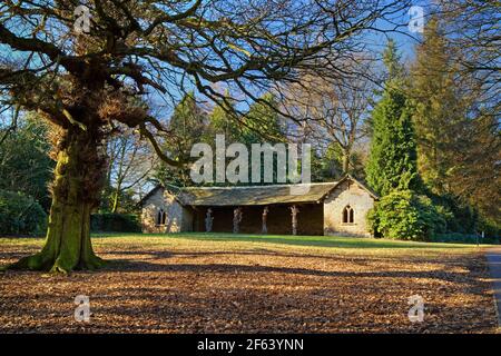 Regno Unito, South Yorkshire, Barnsley, Cawthorne, Cannon Hall Deer Hut Foto Stock