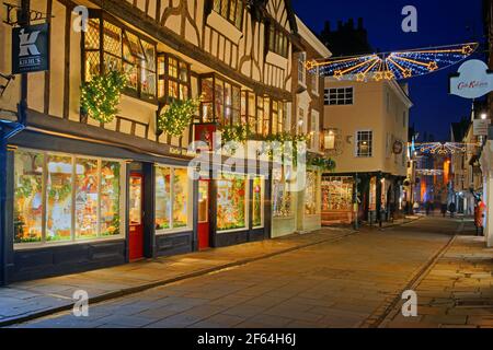 UK, North Yorkshire, York, illuminazioni natalizie a Stonegate Foto Stock