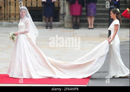 La foto di Kate Middleton, datata 29 aprile 2011, arriva a Westminster per il suo matrimonio con il principe William, a Londra, Regno Unito. Sono passati quasi 10 anni da quando il principe William e Kate Middleton legarono il nodo. Foto di Frederic Nebinger/ABACAPRESS.COM Foto Stock