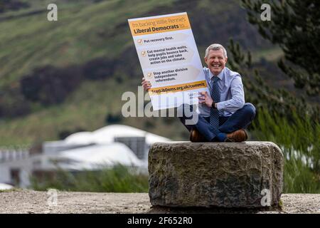 Edimburgo, Regno Unito. 30 marzo 2021 nella foto: Il leader liberaldemocratico scozzese Willie Rennie svela il suo impegno a mettere la ripresa prima davanti al primo dibattito televisivo per le elezioni parlamentari scozzesi. Credit: Notizie dal vivo su Rich Dyson/Alamy Foto Stock