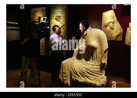 Statua di Penelope in marmo bianco..... Una nuova mostra dell'Antica Persia inaugurata al British Museum..... Dal 9 settembre 2005 all'8 gennaio 2006.pic David Sandison 7/9/2005 Foto Stock