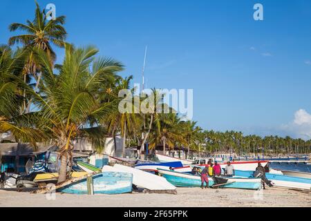 Repubblica Dominicana, Punta Cana, Playa Cabeza de Toro, Barche sulla spiaggia Foto Stock