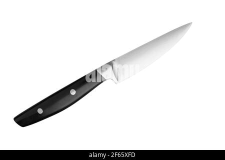 Coltello per parare in acciaio con manico in plastica nera, fondo bianco, closeup isolato, coltello da cuoco in metallo, lama affilata in acciaio inossidabile, coltello per intagliare, cibo da cucina Foto Stock