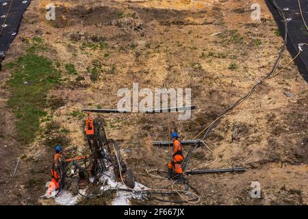 Lavori di stabilizzazione della scogliera in corso a Canford Cliffs, Poole, Dorset UK nel mese di marzo Foto Stock