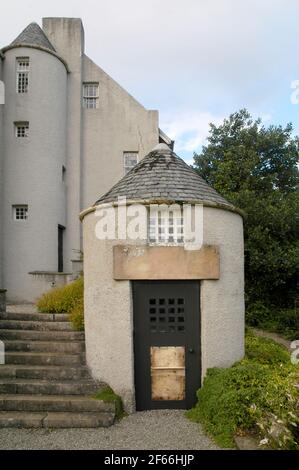 La Hill House di Helensburgh, Scozia, è stata progettata da un architetto scozzese Charles Rennie Mackintosh Foto Stock
