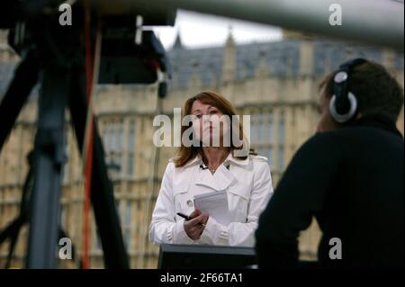 Kay Burley, Sky News, segnalato da Westminster dopo il rimpasto di governo. Londra. 05/06/2009 Foto Stock